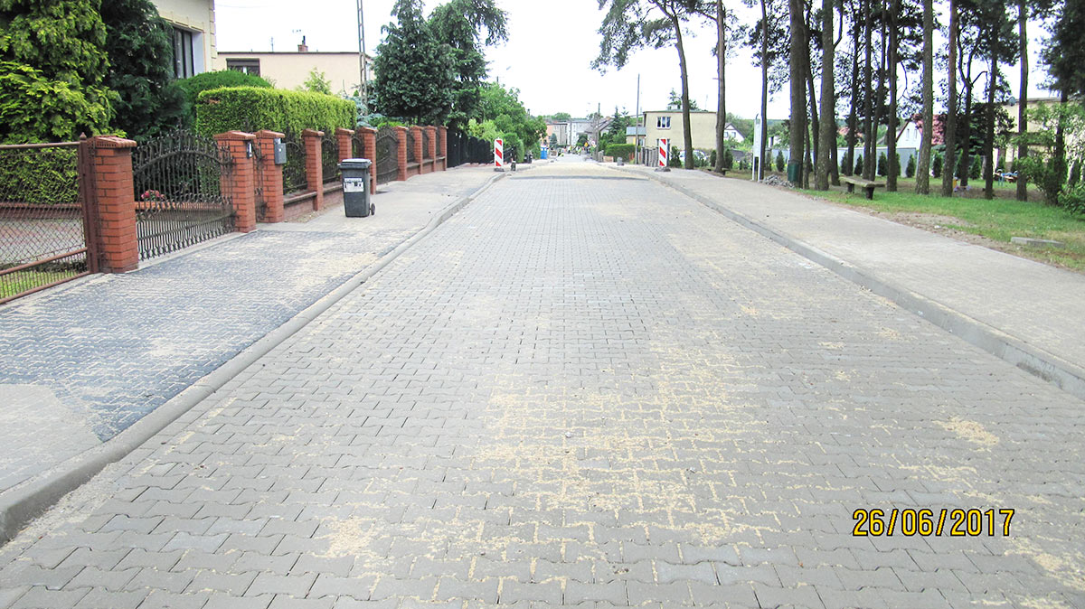 Prace ziemne, makroniwelacje, drogi z kostki brukowej